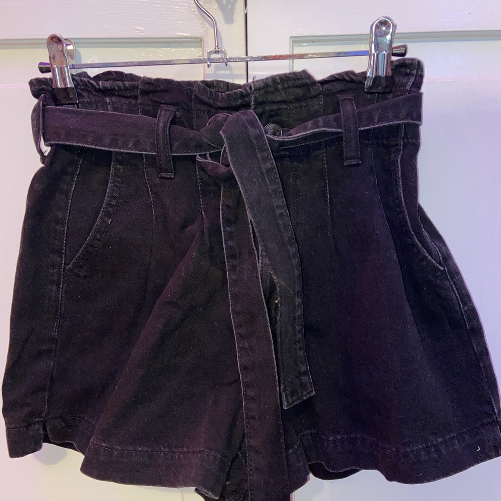 American eagle black shorts